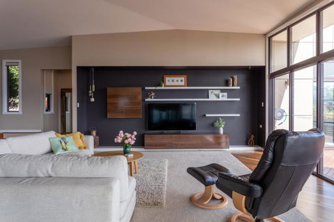 River Haven Serene Spacious With River Views - Accommodation Bookings 2