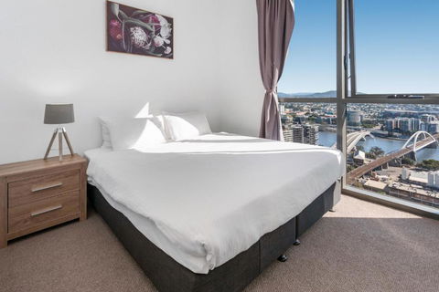 River-View Unit With Rooftop Pool Near Museums - Accommodation Bookings 3