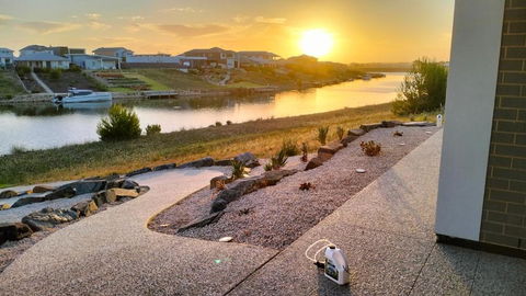 RIVER VIEWS - Accommodation Bookings 3