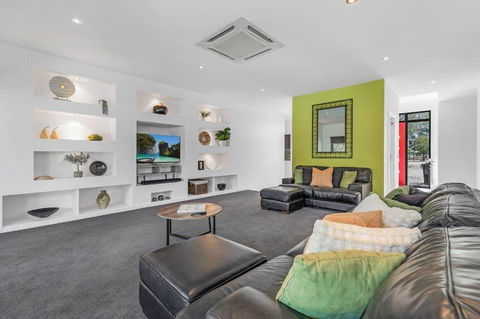 Riverlyne - Riverfront Holiday Home - Accommodation Bookings 2