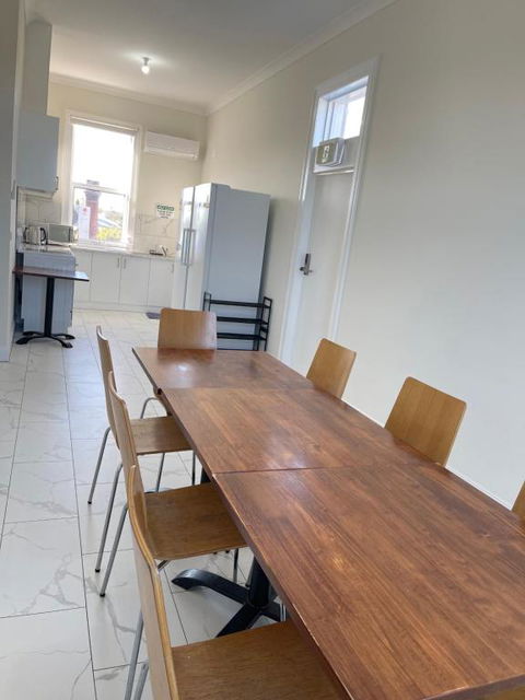 Riverside Hotel - Accommodation Bookings 3