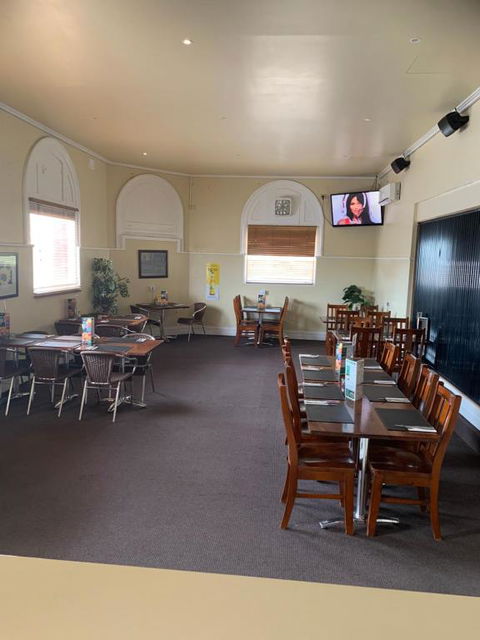 Riverside Hotel - Accommodation Bookings 3