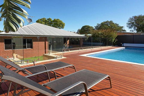 Rivervale Retreat - Spacious Family Living - Accommodation Bookings 0