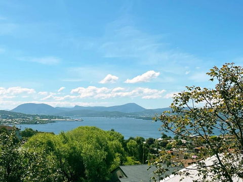 Riveting House With Incredible Water-view At SandyBay - Accommodation Bookings 2