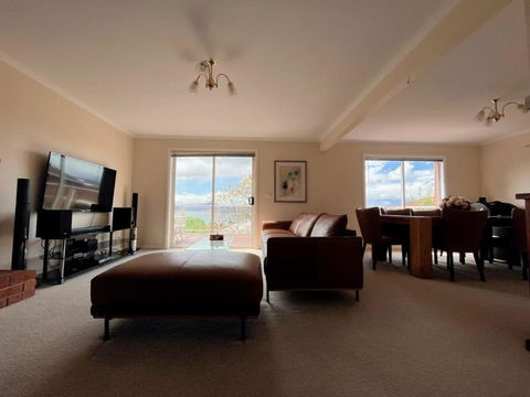 Riveting House With Incredible Water-view At SandyBay - Accommodation Bookings 3