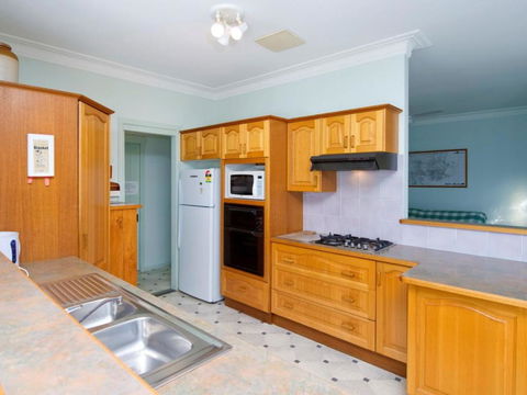 Salamander Beach Front - Accommodation Bookings 3