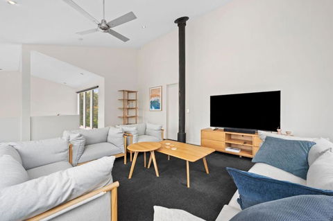 Roadknight Ocean Road View 236 - Accommodation Bookings 0