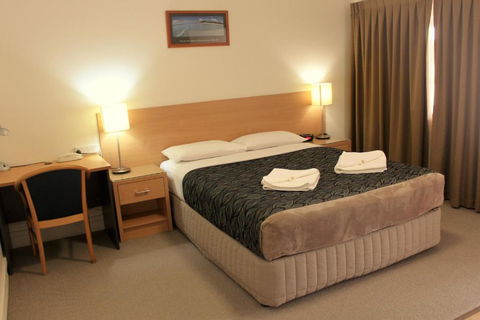 Rockhampton Palms Motor Inn - Accommodation Bookings 1