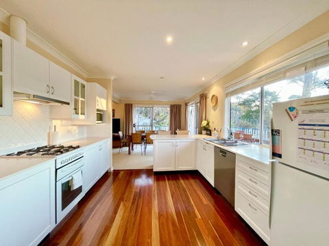 Rocky Mountain Cottage - Accommodation Bookings 2
