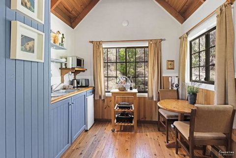 Romantic Tricklebeck Spa Cottage - Accommodation Bookings 3