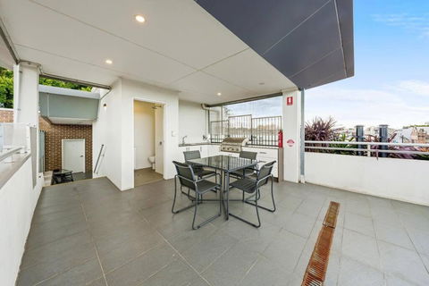 Rooftop 2 Bed Apt With Terrace At Newtown - Accommodation Bookings 2