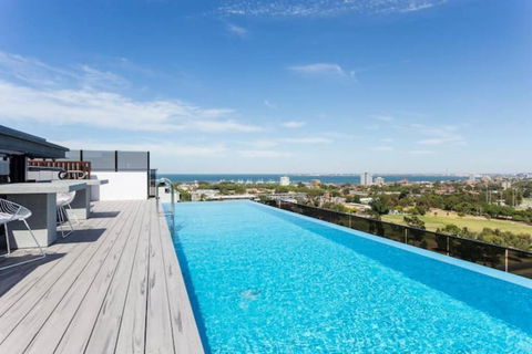 Rooftop Infinity Pool - St Kilda Luxury - Accommodation Bookings 0
