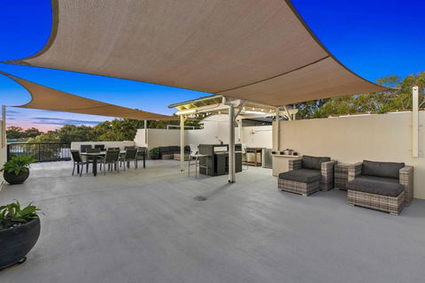 Rooftop Island Sunsets - Accommodation Bookings 0