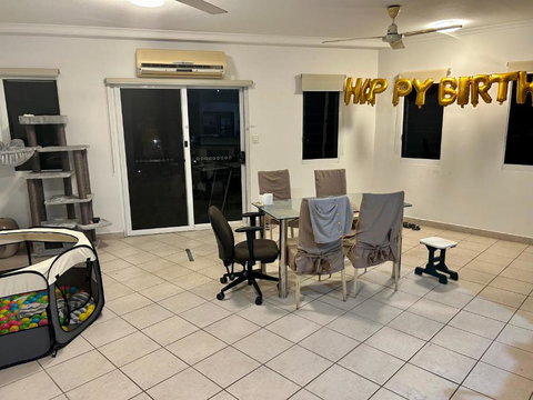 Room In City With Kittens! - Accommodation Bookings 3