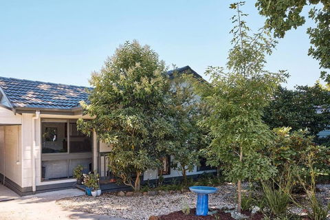 Rose Cottage - Right In Town - Accommodation Bookings 1