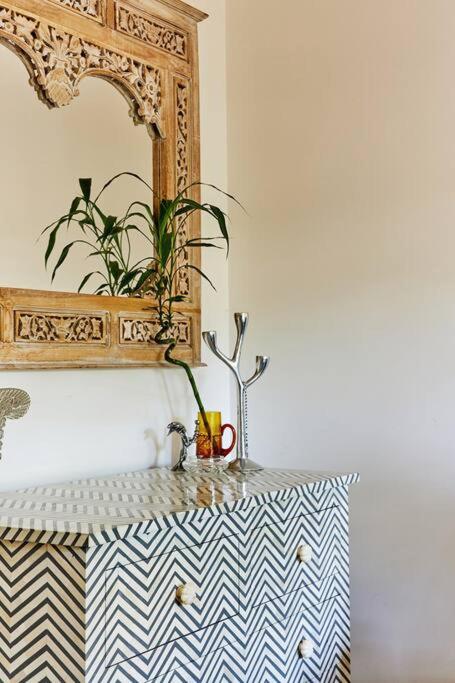 Rose Cottage - Right In Town - Accommodation Bookings 2