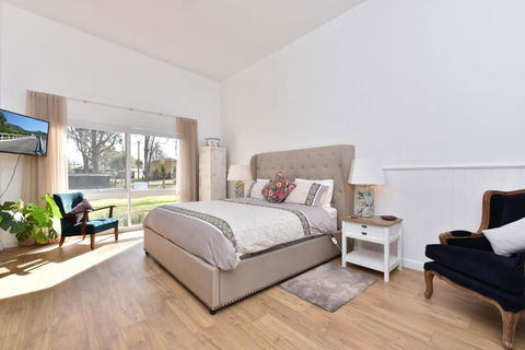 Rose Cottage Studio Romantic Or Solo Getaway. Spa, Games Room - Accommodation Bookings 2