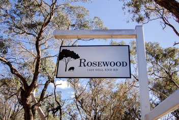 Rosewood Cottage with Accommodation Bookings