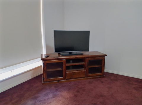 Ross - Accommodation Bookings 2