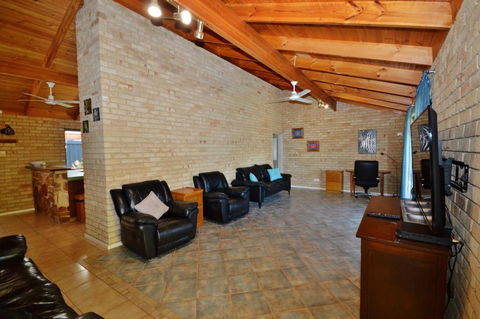Rossys Retreat - Kalbarri WA - Accommodation Bookings 2