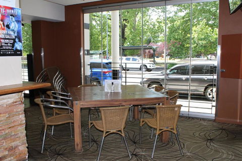 Royal Hotel Orange - Accommodation Bookings 3