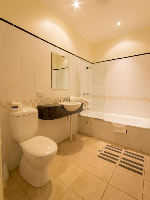 Royal Hotel - Accommodation Bookings 2