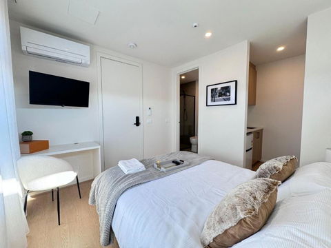 Royalty Living - Accommodation Bookings 3