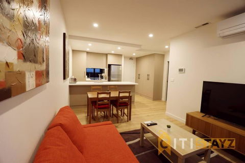 Ruby Red, 1Bd 1Bth Apt - Woden CBD - Accommodation Bookings 0