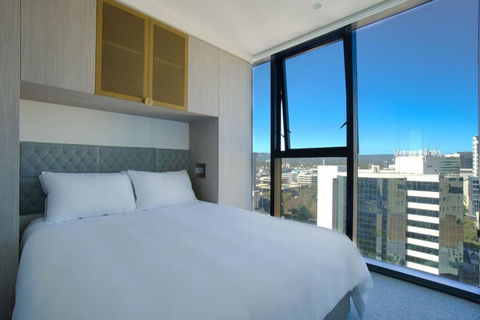 Rundle Retreat - 2BR Apartment With Stunning Views - Accommodation Bookings 1