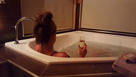 Rustic Hut Bush Retreat - Accommodation Bookings 3