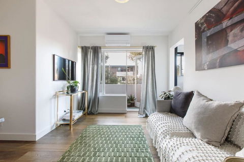Sage Haven - Laidback St Kilda Beach Living - Accommodation Bookings 1