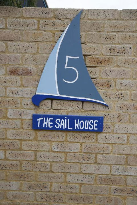 Sail House Overlooking Lancelins Main Park - Accommodation Bookings 2