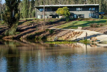 Saladin Lodge with Accommodation Bookings