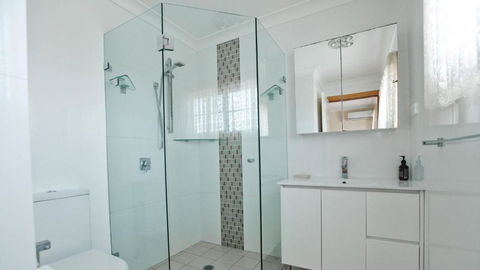 Salt Water Villa Bermagui Four Bedroom Central Location With Wifi - Accommodation Bookings 3
