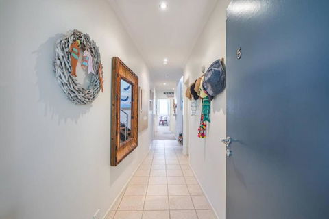 Saltwater 5 - Sleeps 8 - Close To Main Beach - Accommodation Bookings 3