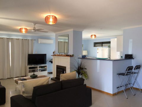 Salty Air Apartments Kingscote Kangaroo Island - Accommodation Bookings 0