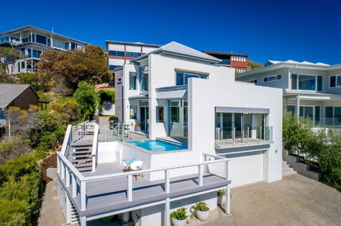 Salty Kiss I Private Properties - Accommodation Bookings 1