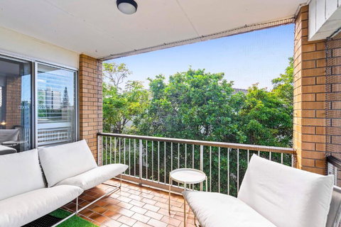 Salty Sea Breeze Apartment 500m To Waters Edge - Accommodation Bookings 3