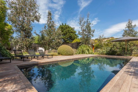 Samantha - Accommodation Bookings 0