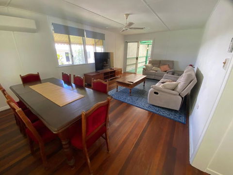 Samantha - Accommodation Bookings 0