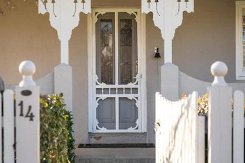 Sampson Cottage - Historic Charm with Accommodation Bookings