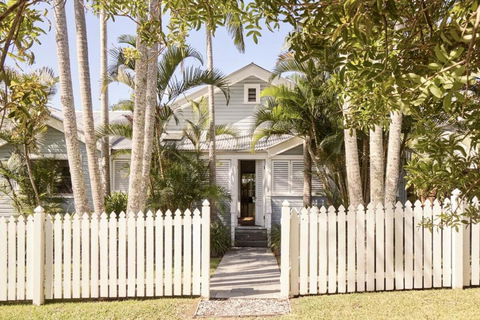 Sanctuary Spaces - Kia Ora Byron - Accommodation Bookings 1