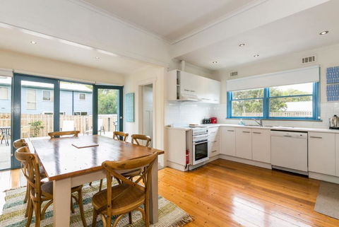 Sand Surf And Sunshine - Accommodation Bookings 1
