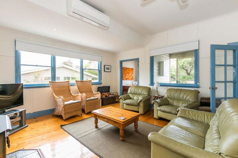 Sand Surf And Sunshine - Accommodation Bookings 3