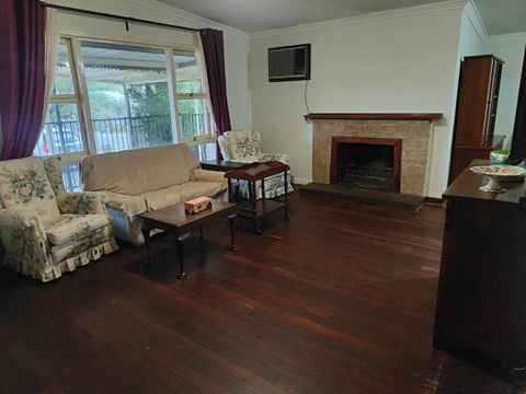 S&S Guest House - Accommodation Bookings 2