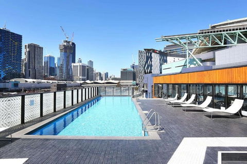 Rooftop Pool Stunning Apt At Marvel Stadium With Free Parking - Accommodation Bookings 2