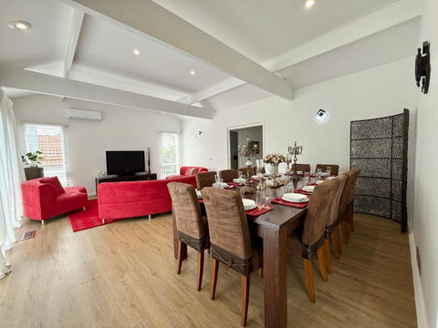 Sanrio Dream Villa Family Retreat With Views - Accommodation Bookings 2