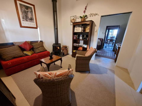 Sandalmere Cottage - Accommodation Bookings 3