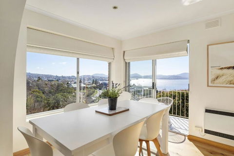 Sandcastle At Sandy Bay Perfect Location Views - Accommodation Bookings 2