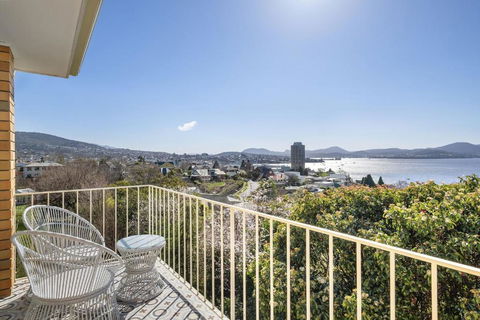 Sandcastle At Sandy Bay Perfect Location Views - Accommodation Bookings 3